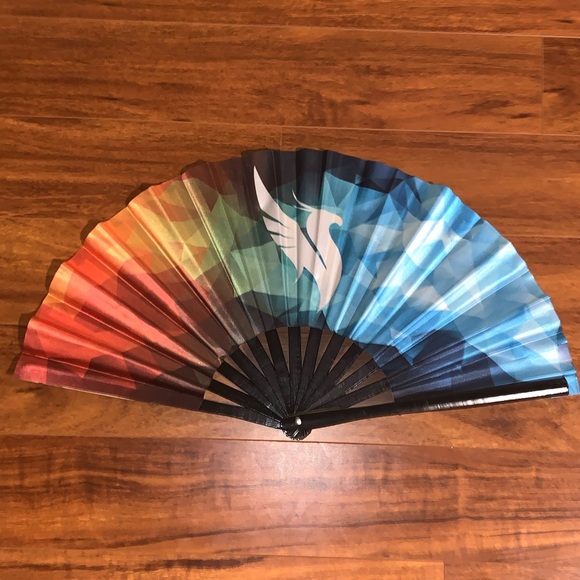 Rare Illenium Hand Fan - Picture 1 of 3